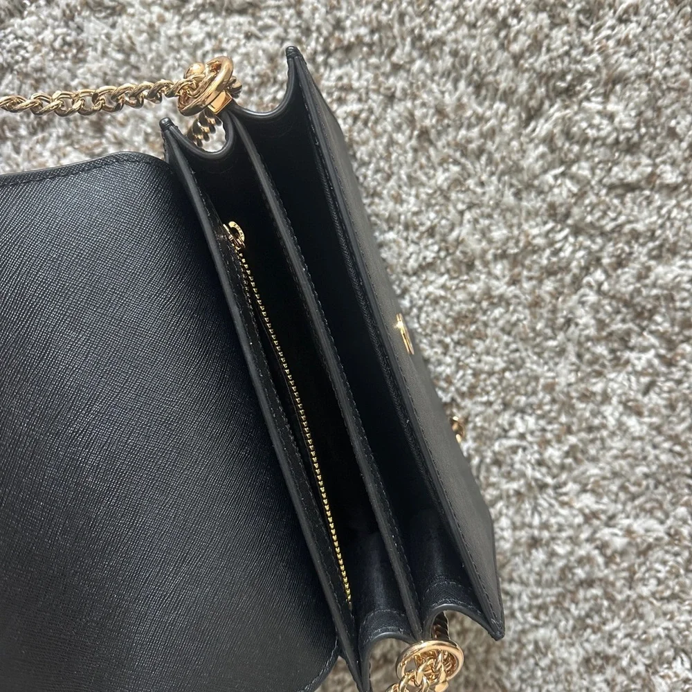 Tory Burch Emerson Envelope Black Crossbody Bag with Gold Chain - Picture 4 of 6